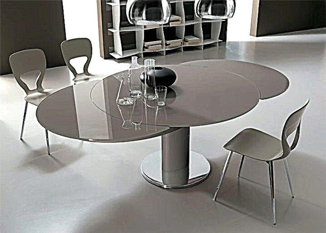 Round folding tables