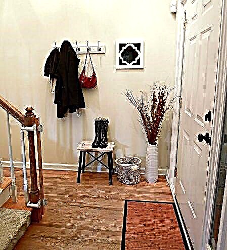 How to choose furniture for a small hallway
