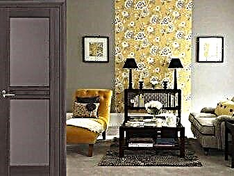 Yellow wallpapers: add coziness and light to the room