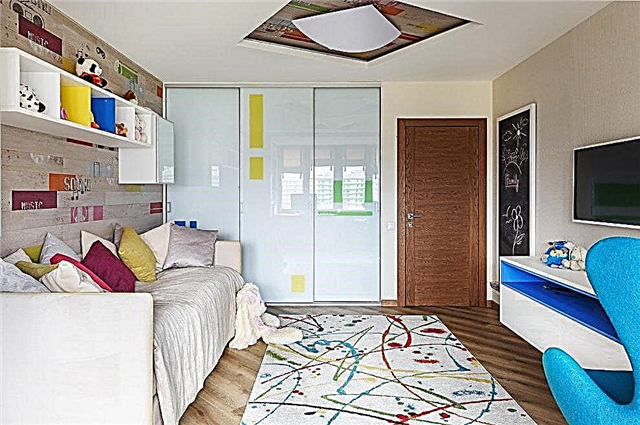 Options for the design and type of wardrobe in the interior of a children's room